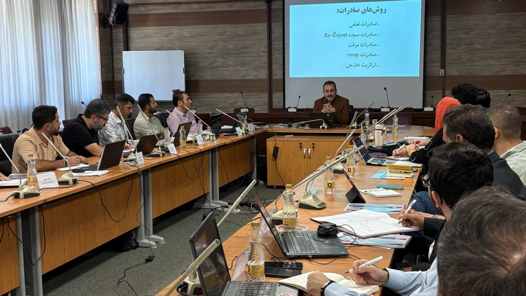 تصویر-آکادمی-صادرات-در-کلاس-آموزشی