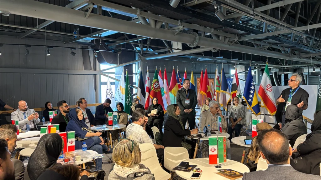 تصویر-دانشجویان-آکادمی-صادرات